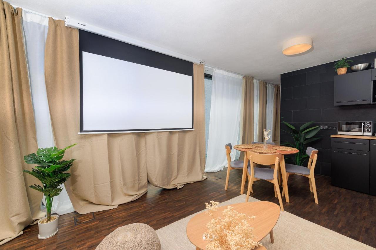 Global Living - Design Apartment I Rathausplatz I Beamer I Ac I Kitchen I Augsburg Exterior foto